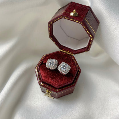 [LUCKY LOVE]Classic Round Center Stone Stud Earrings