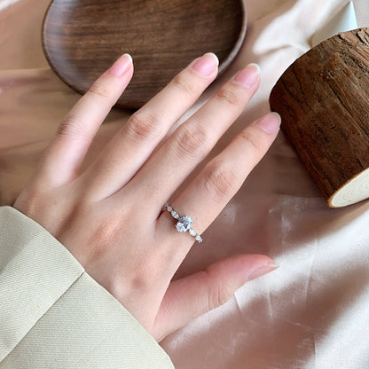 [LUCKY LOVE]0.75 Carat Luxurious Vibrant Elongated Cushion Cut Daily Ring