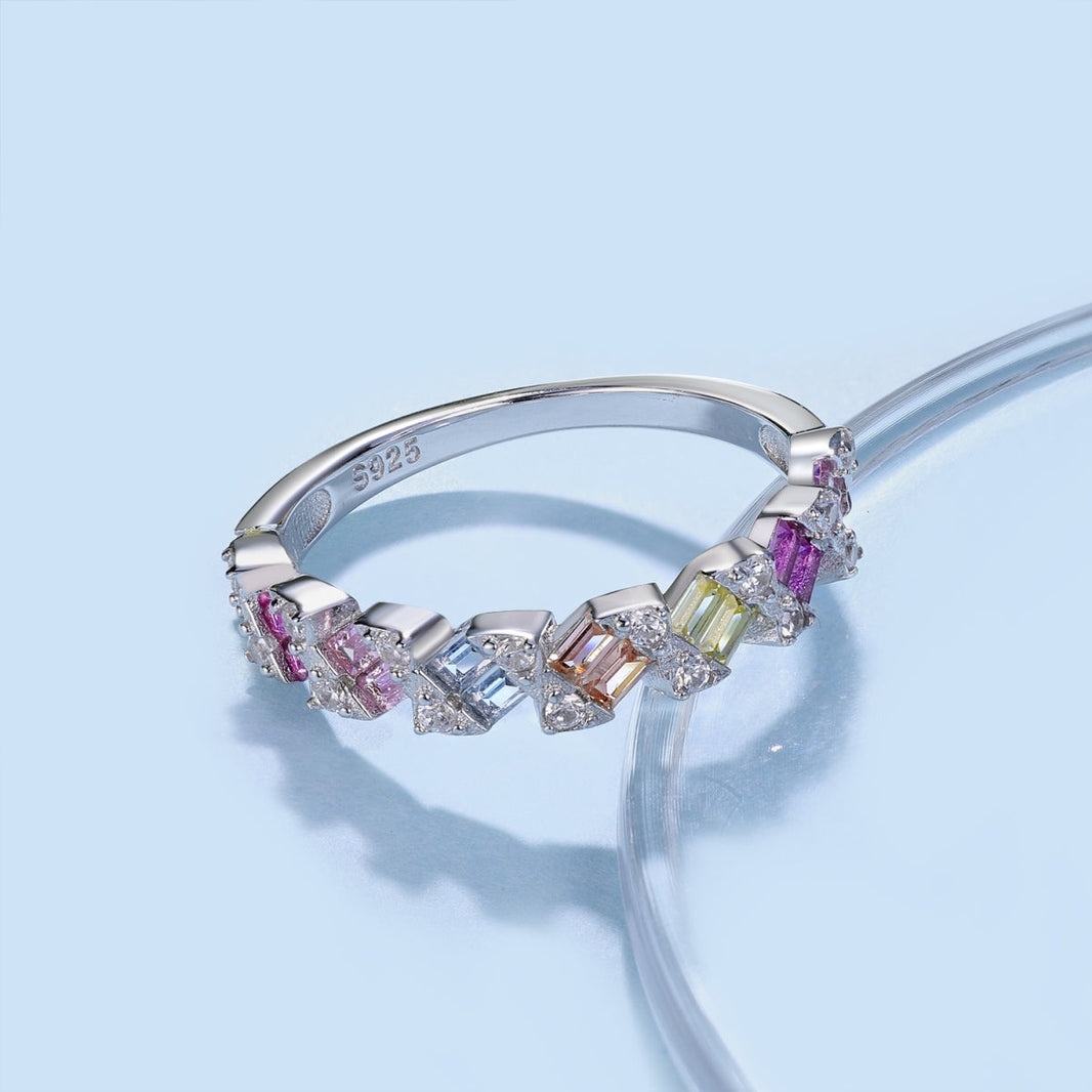 [LUCKY LOVE]Delicate Vibrant Emerald Cut Daily Ring