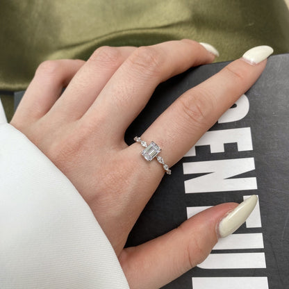 [LUCKY LOVE]1.0 Carat Dainty Resplendent Radiant Cut Daily Ring