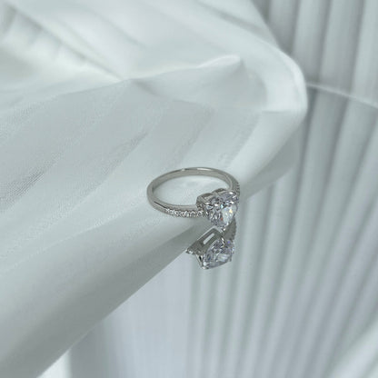 [LUCKY LOVE]2.0 Carat Dazzling Lustrous Heart Cut Lover Ring