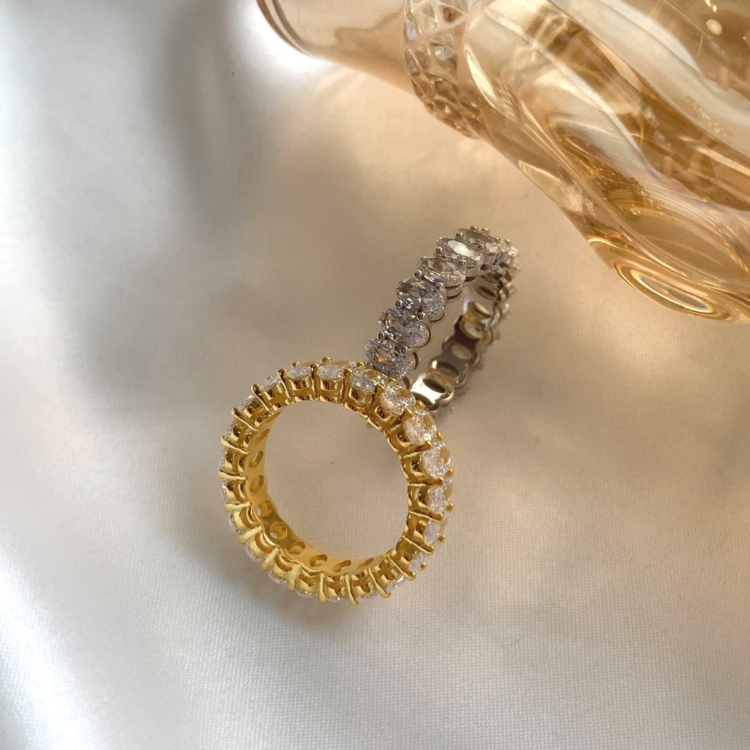 [LUCKY LOVE]Ornate Oval Cut Tennis Ring