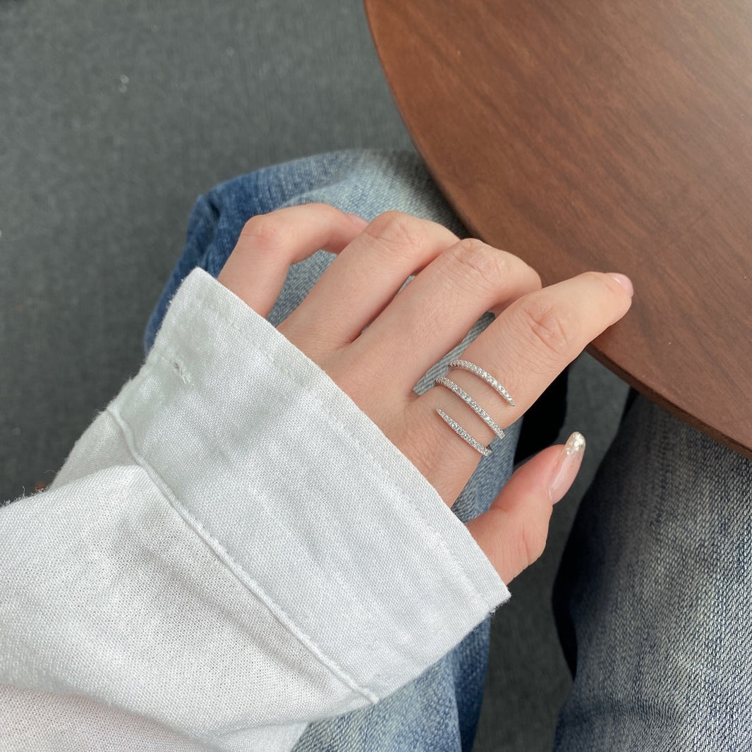 [LUCKY LOVE]Unique Vibrant Entangle Daily Ring