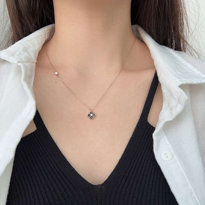 [LUCKY LOVE]Delicate Flower Shape Necklace