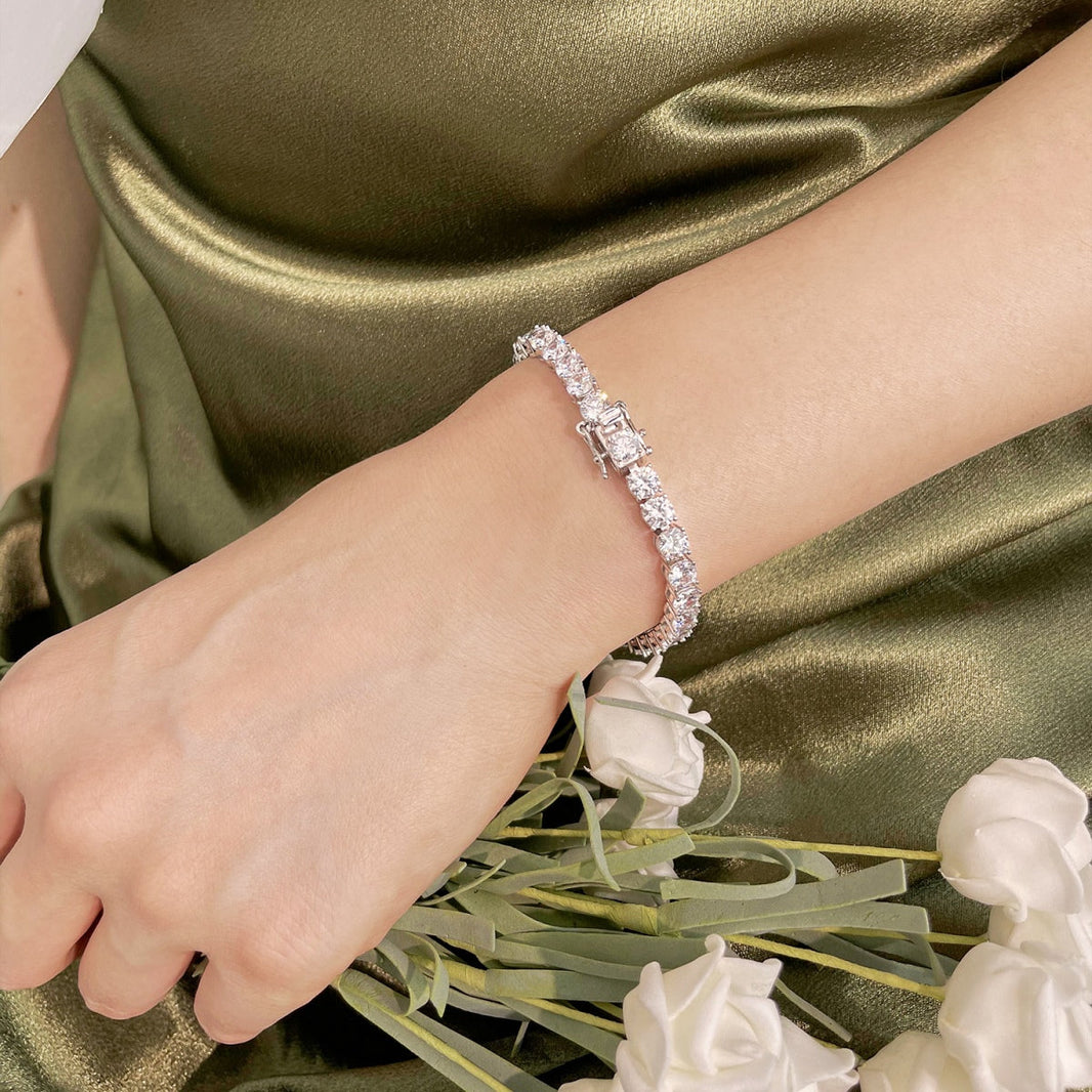 [LUCKY LOVE]Ornate Sparkling Round Cut Wedding Bracelet