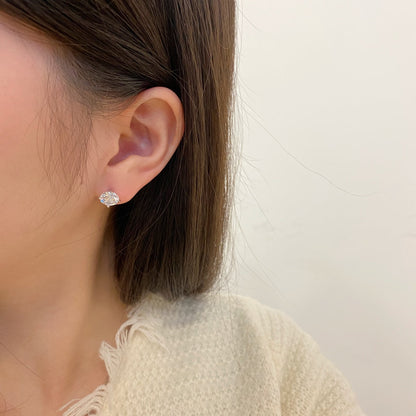 [LUCKY LOVE]Stylish Shiny Round Center Stone Stud Earrings