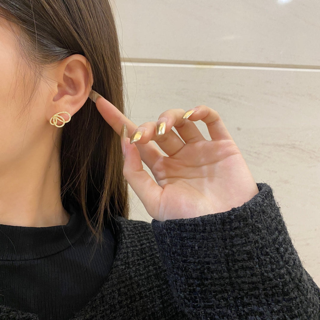 [LUCKY LOVE]Exquisite Butterfly Shape Earrings
