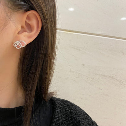 [LUCKY LOVE]Exquisite Butterfly Shape Earrings