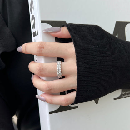 [LUCKY LOVE]Splashy Ornate Emerald Cut Cocktail Ring