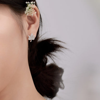 [LUCKY LOVE]Exquisite Maple Leaf Design Earrings