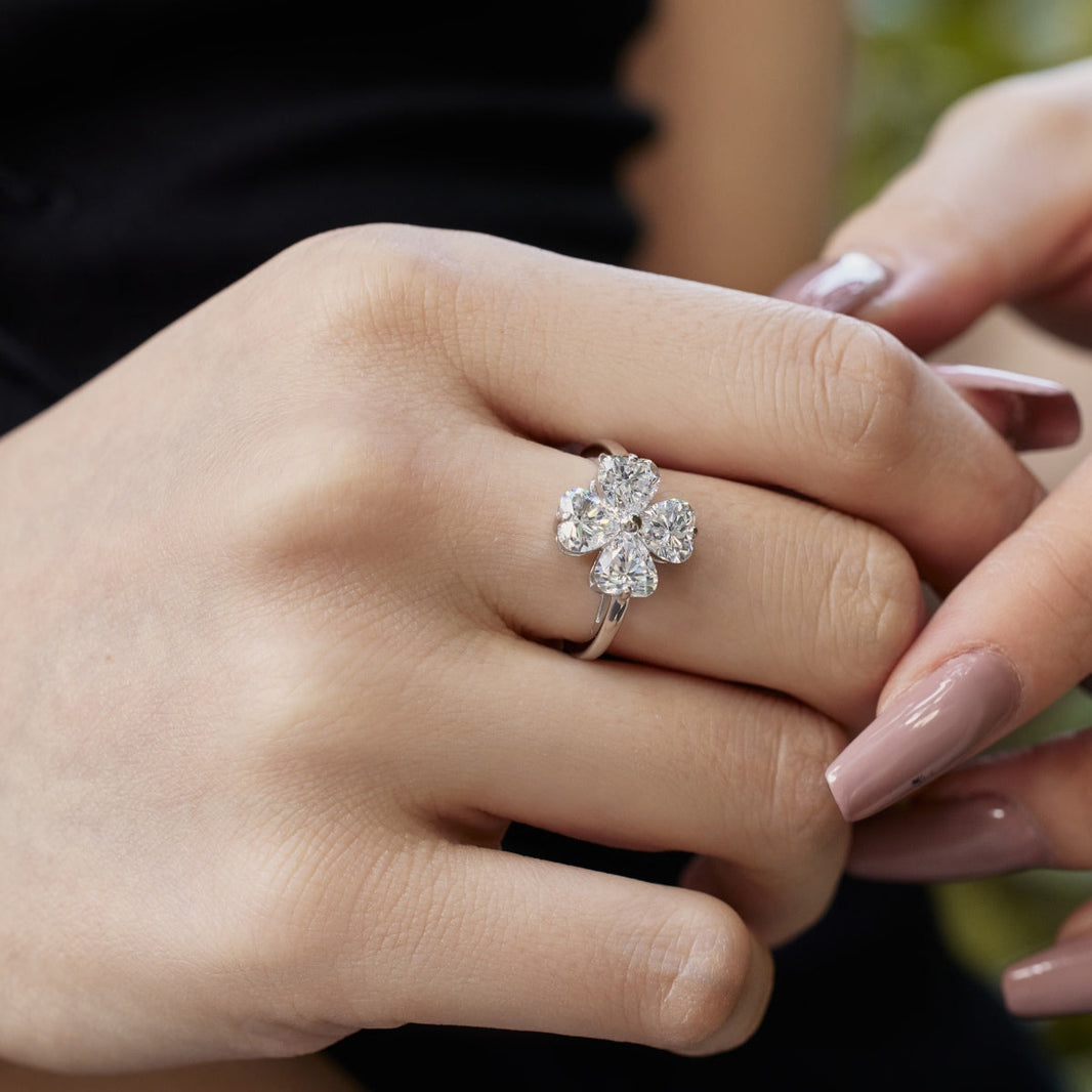 [LUCKY LOVE]Heart-shaped Four-Leaf Clover Ball Ring