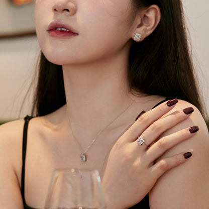 [LUCKY LOVE]1.0 Carat Luxurious Dainty Emerald Cut Daily Earrings