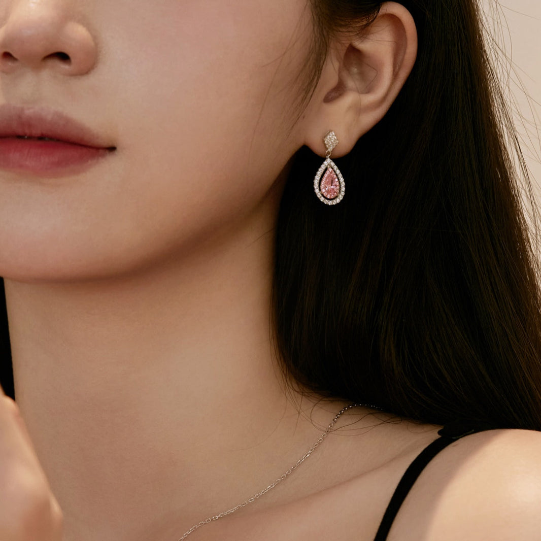 [LUCKY LOVE]Ornate Delicate Water Drop Shape Banquet Earrings
