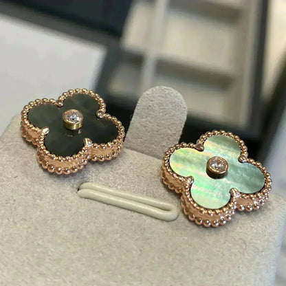 [LUCKY LOVE]CLOVER MEDIUM 1 MOTIFS GRAY MOP  DIAMOND EARRINGS