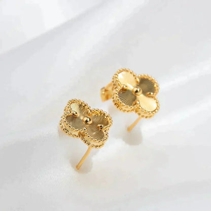 [LUCKY LOVE]CLOVER MEDIUM 1 MOTIFS LASER EARRINGS
