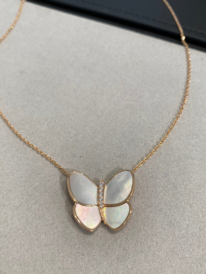 [LUCKY LOVE]BUTTERFLY GOLD MOP DIAMOND NECKLACE