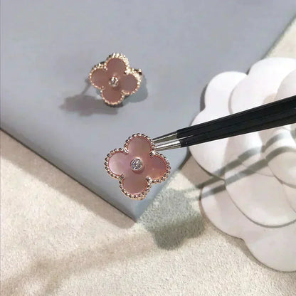[LUCKY LOVE]CLOVER MEDIUM 1 MOTIFS  PINK MOP DIAMOND EARRINGS