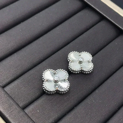 [LUCKY LOVE]CLOVER MINI 9.5MM LASER EARRINGS