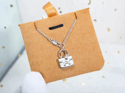 [LUCKY LOVE]AMULETTE PEDANT SILVER NECKLACE