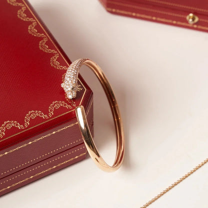 [LUCKY LOVE]PANTHERE HALF DIAMOND OPEN BRACELET