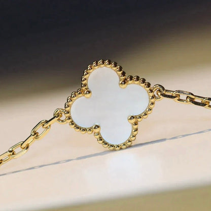 [LUCKY LOVE]CLOVER 20 MOTIFS WHITE MOP NECKLACE