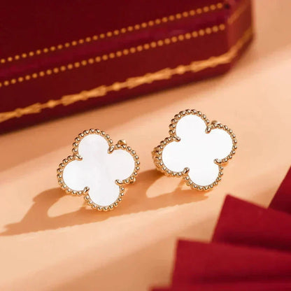 [LUCKY LOVE]CLOVER MEDIUM 1 MOTIFS  WHITE MOP STUD EARRINGS