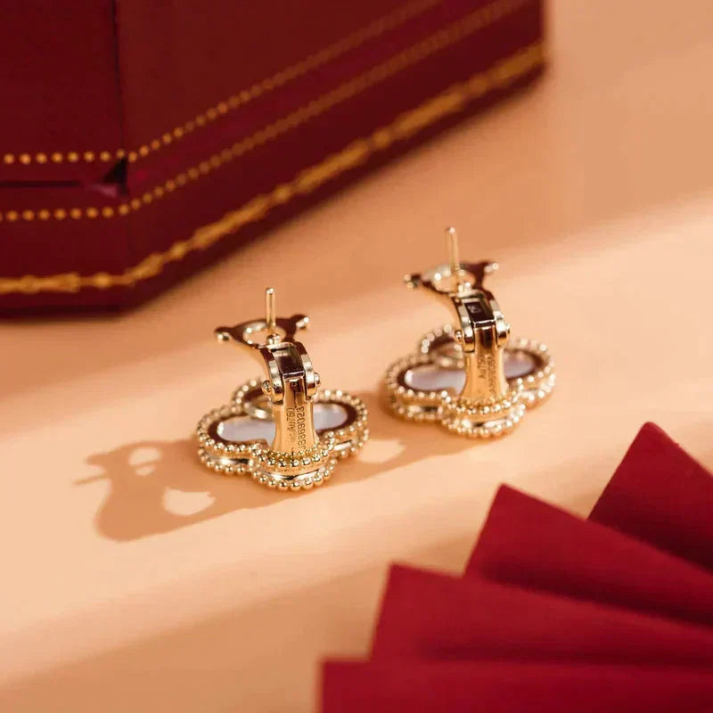 [LUCKY LOVE]CLOVER MEDIUM 1 MOTIFS  WHITE MOP STUD EARRINGS