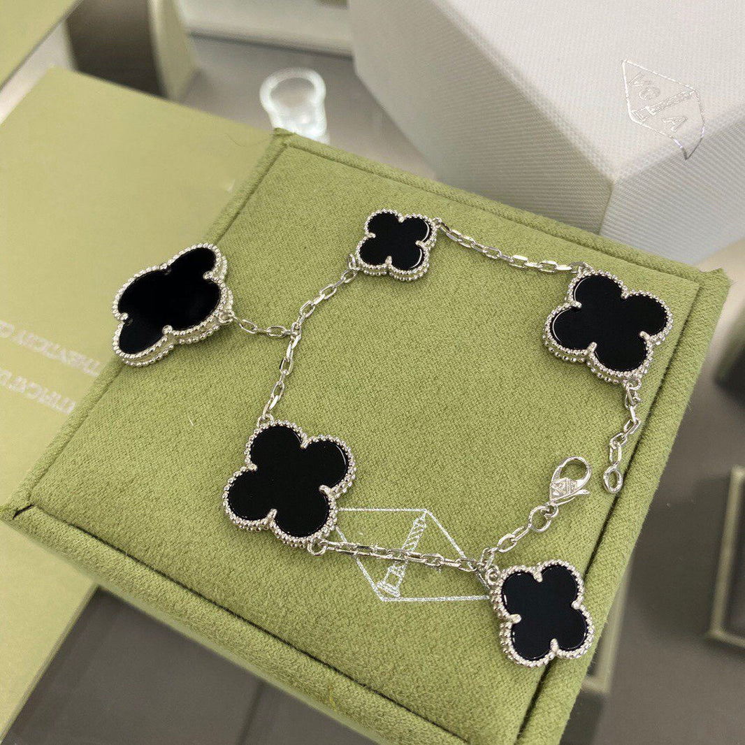 [LUCKY LOVE]CLOVER 5 MOTIFS SIVLER ONYX BRACELET