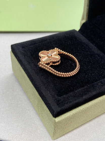 [LUCKY LOVE]CLOVER RIVERSIBLE PINK GOLD RING