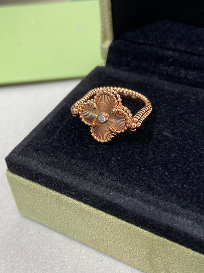 [LUCKY LOVE]CLOVER RIVERSIBLE RING GOLD COLLECTION