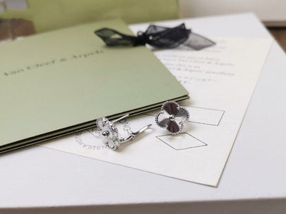 [LUCKY LOVE]CLOVER MEDIUM STUD EARRINGS