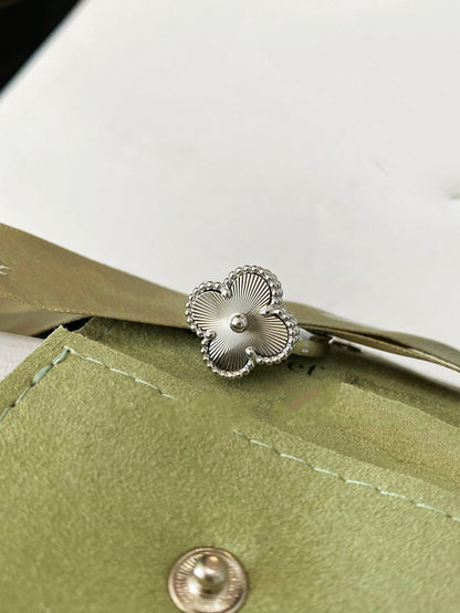 [LUCKY LOVE]CLOVER SILVER RING