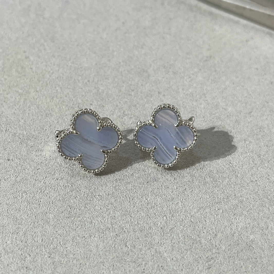 [LUCKY LOVE]CLOVER CHALCEDONY SILVER STUD EARRINGS