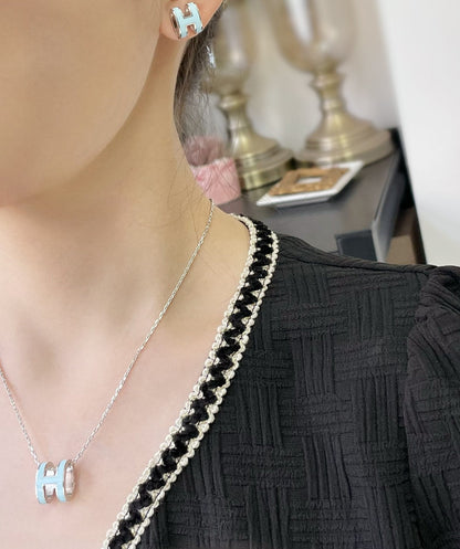 [LUCKY LOVE]POP H SKY BLUE STUD EARRINGS