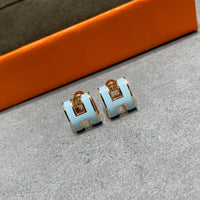 [LUCKY LOVE]POP H SKY BLUE STUD EARRINGS