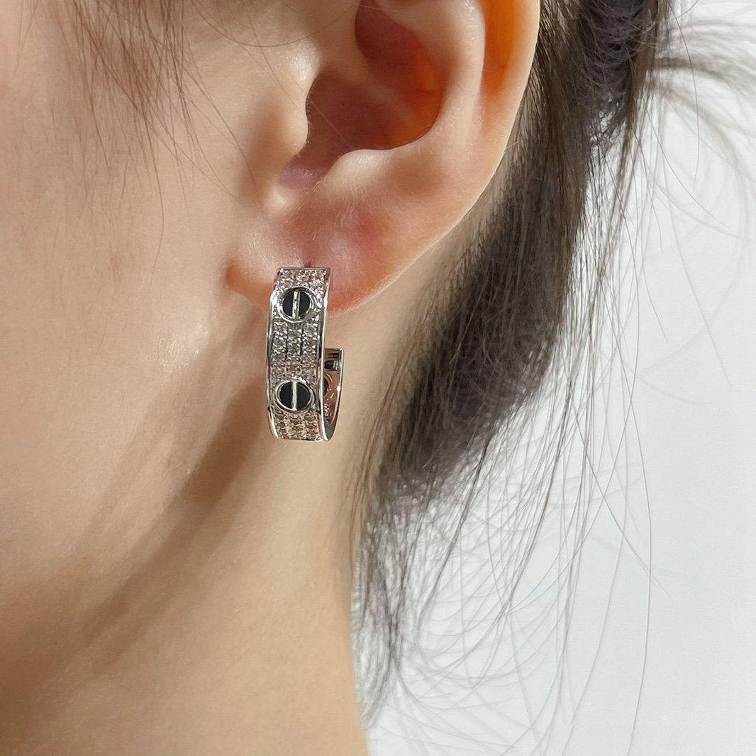 [LUCKY LOVE]LOVE CERAMIC DIAMOND PAVED SILVER EARRINGS