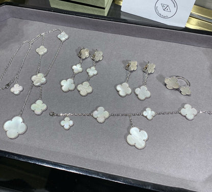 [LUCKY LOVE]CLOVER 5 MOTIF WHITE MOP SILVER BRACELET