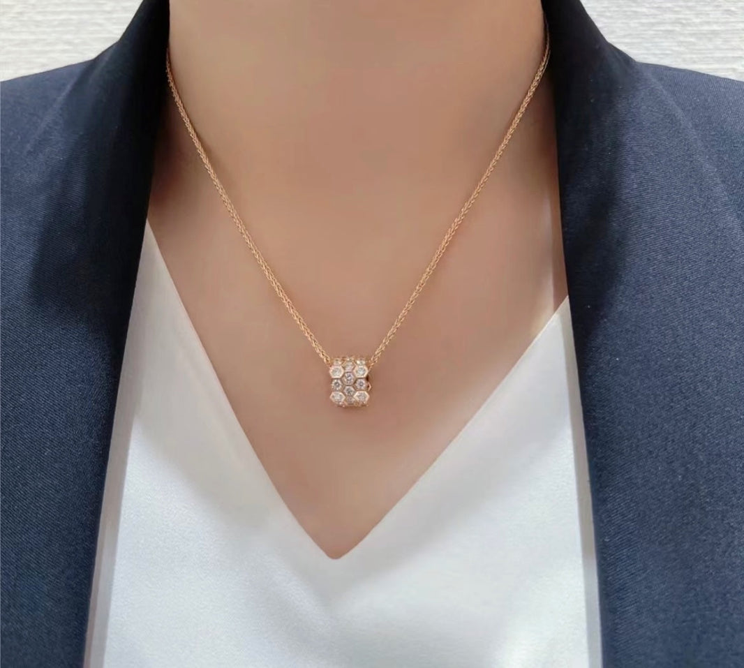 [LUCKY LOVE]BEE LOVE DIAMOND PAVED 3 ROW NECKLACE