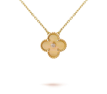 [LUCKY LOVE]CLOVER 15MM CHRISTMAS LIMITED EDITION SINGLE FLOWER NECKLACE