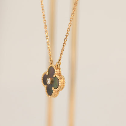 [LUCKY LOVE]CLOVER 15MM DIAMOND AND MOTHER-OF-GREY NECKLACE