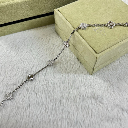 [LUCKY LOVE]CLOVER 6 MOTIF DIAMOND LASER BRACELET