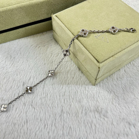 [LUCKY LOVE]CLOVER 6 MOTIF DIAMOND BRACELET