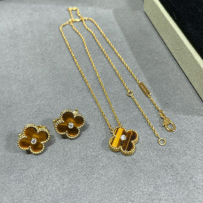 [LUCKY LOVE]CLOVER 15MM DIAMOND AND YELLOW TIGER'S EYE AGATE necklace