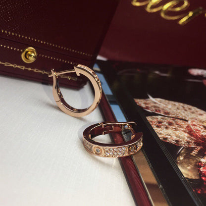 [LUCKY LOVE]LOVE 5.5MM DIAMOND PAVED EARRINGS