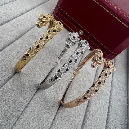 [LUCKY LOVE]PANTHERE DOUBLE HEADED HALF DIAMOND OPEN BRACELET