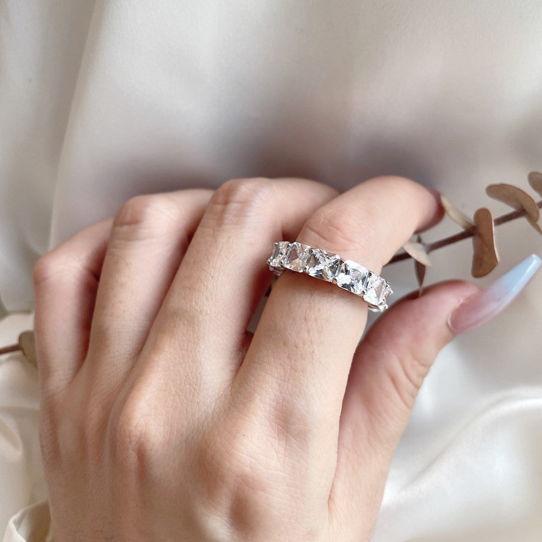 [LUCKY LOVE]Elegant Princess Cut Tennis Ring