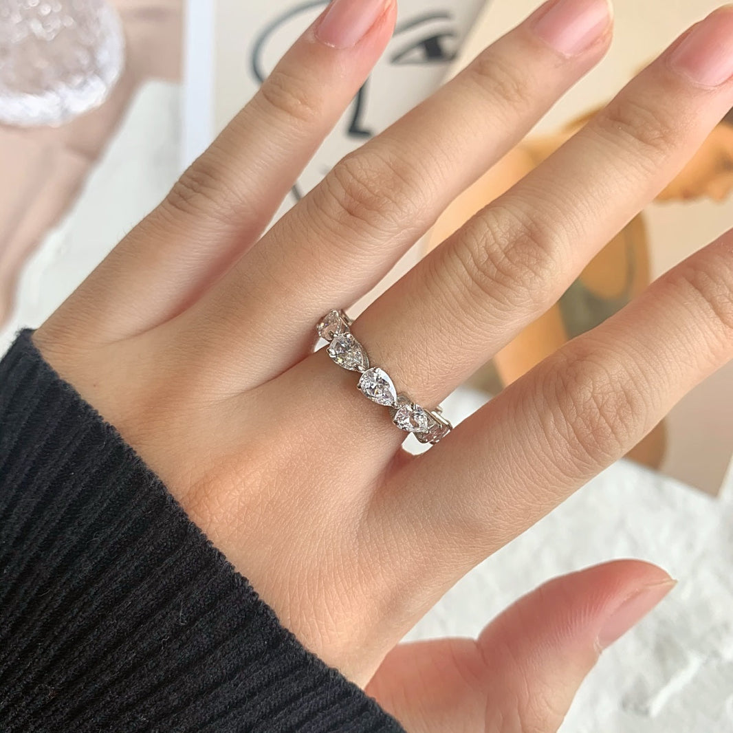 [LUCKY LOVE]Exquisite Pear Cut Tennis Ring