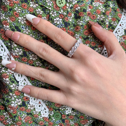 [LUCKY LOVE]Gorgeous Round Cut Tennis Ring