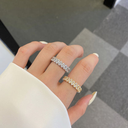 [LUCKY LOVE]Ornate Oval Cut Tennis Ring