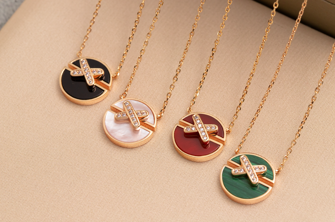 [LUCKY LOVE]JEUX DE PINK GOLD DIAMOND NECKLACE